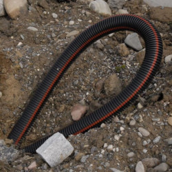Gaine Quattroflex noire à 4 bandes rouges diamètre 90 mm couronne de 50 mètres codet EDF 68 80 326